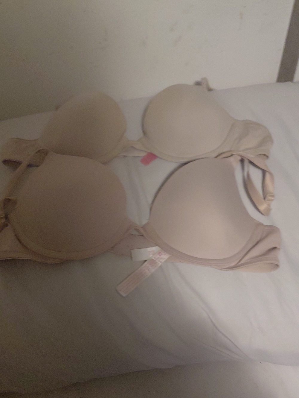 2 Victoria Secret Pink Everyday T-Shirt Bra - Nude